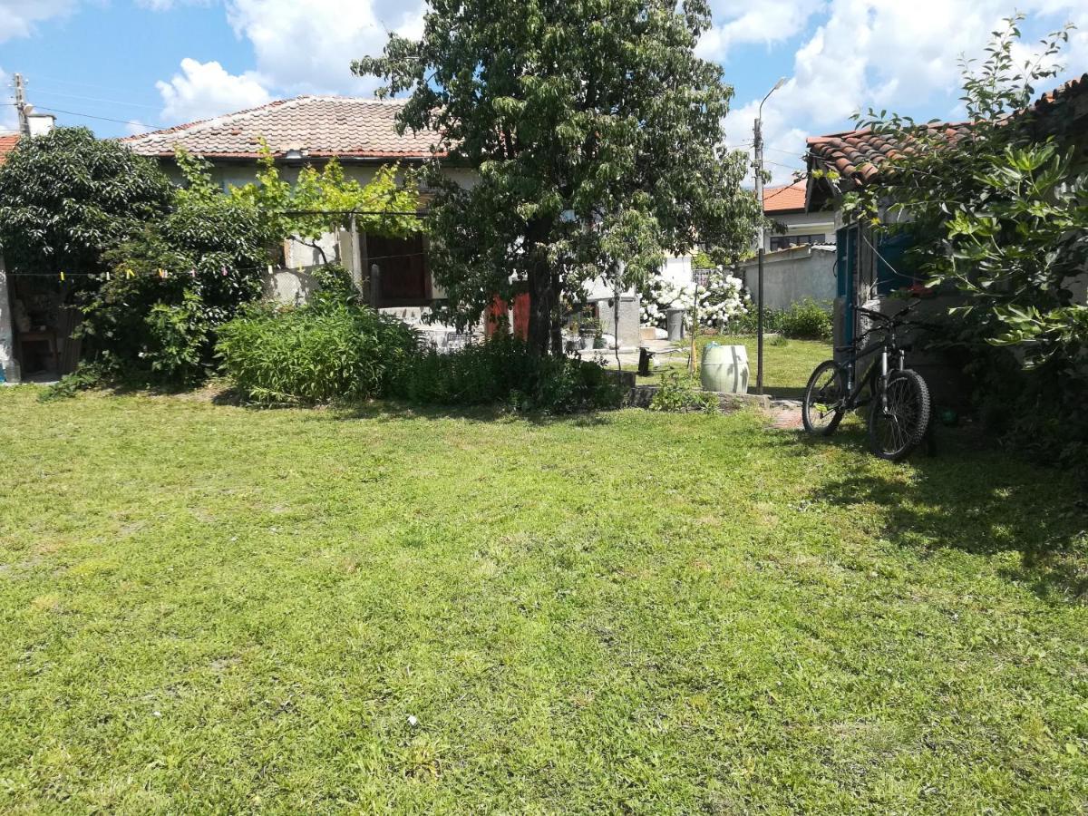 Къща Христини Hotel Kalofer Luaran gambar