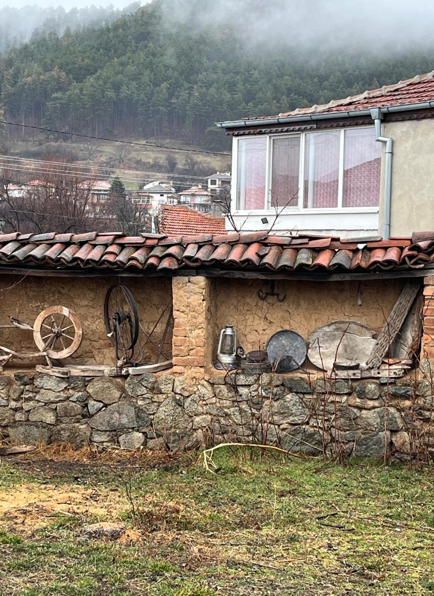 Къща Христини Hotel Kalofer Luaran gambar
